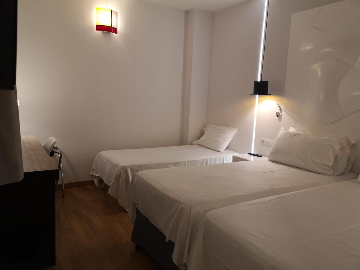 Evenia Rocafort Barcellona Esterno foto